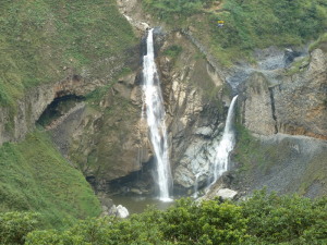 Een van de vele watervallen